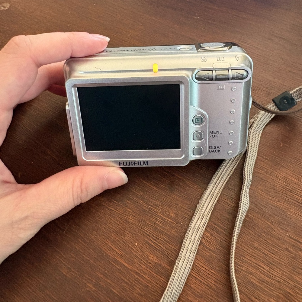 Fujifilm Finepix A700 Series 7.3MP Silver Compact Digital Camera w/ Wrist Strap - Picture 7 of 11